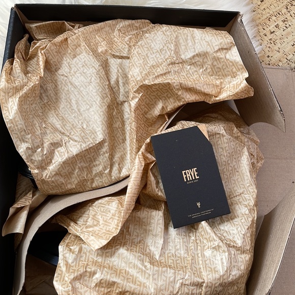 Frye Billy Short Cowboy Boots BNIB - Picture 11 of 11